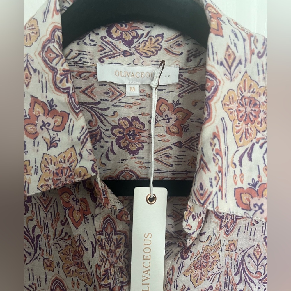 Olivaceous Top and earrings bundle. NWT - Picture 3 of 5